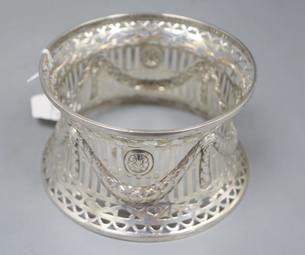 A George V pierced silver dish ring, Williams Ltd, Birmingham, 1910, base diameter 14.7cm, 6.5 oz.